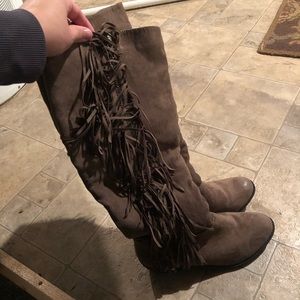 Not rated fringe boots - excellent condition!